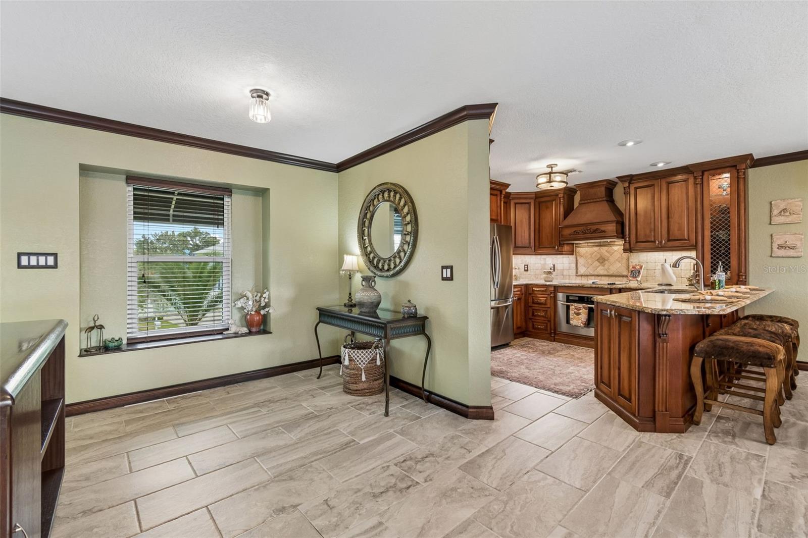 TROPIC SHORES - Residential