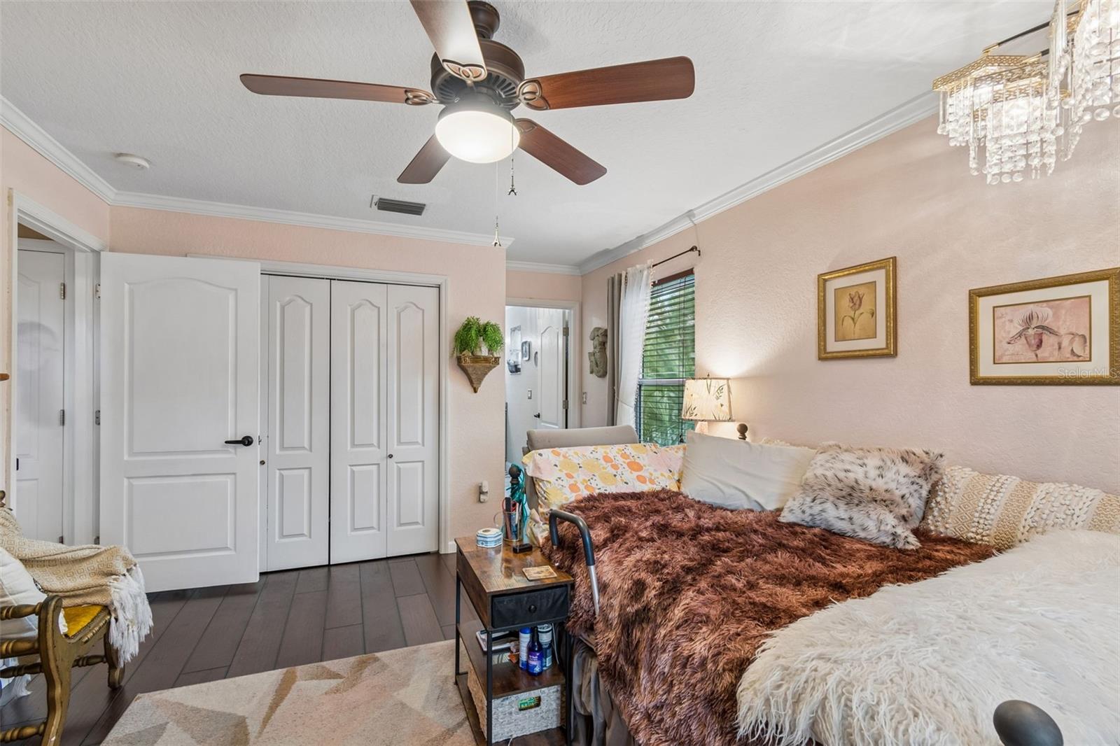 TROPIC SHORES - Residential