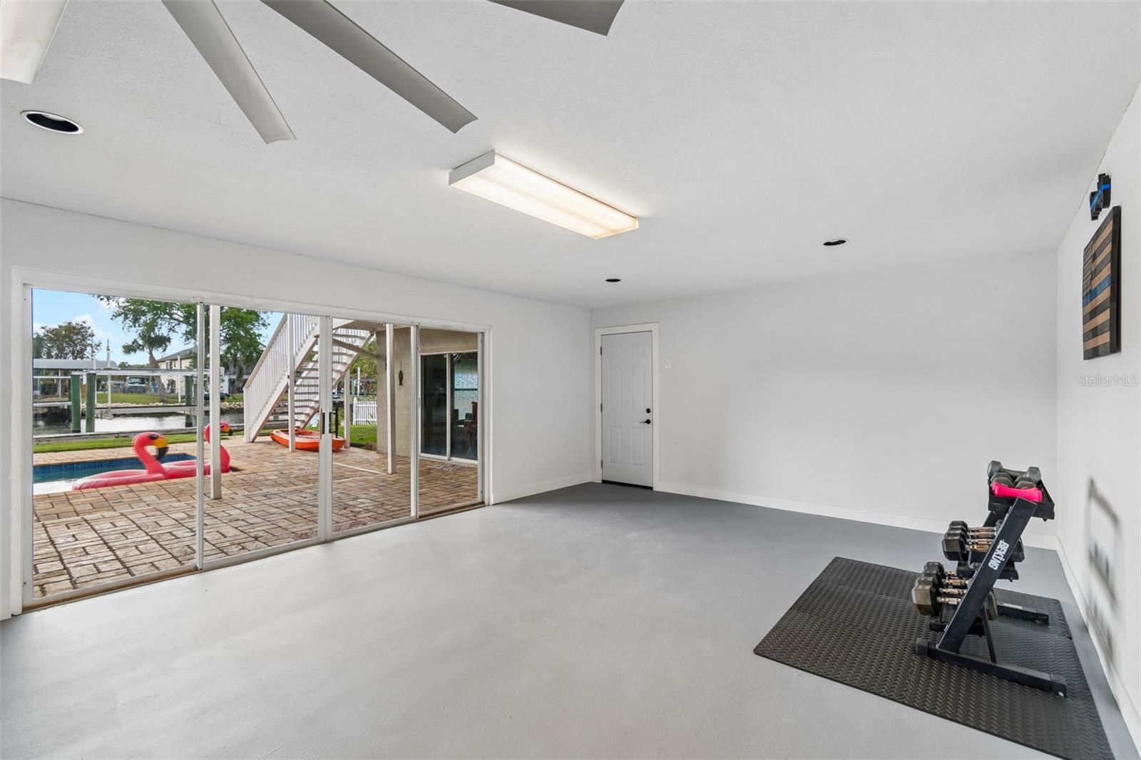 TROPIC SHORES - Residential