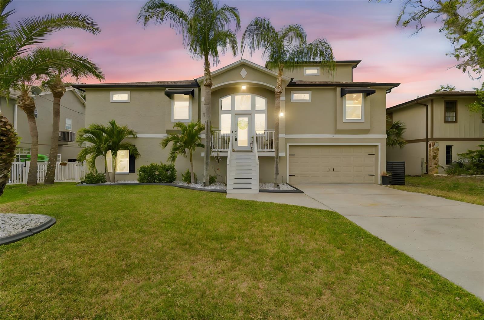 TROPIC SHORES - Residential