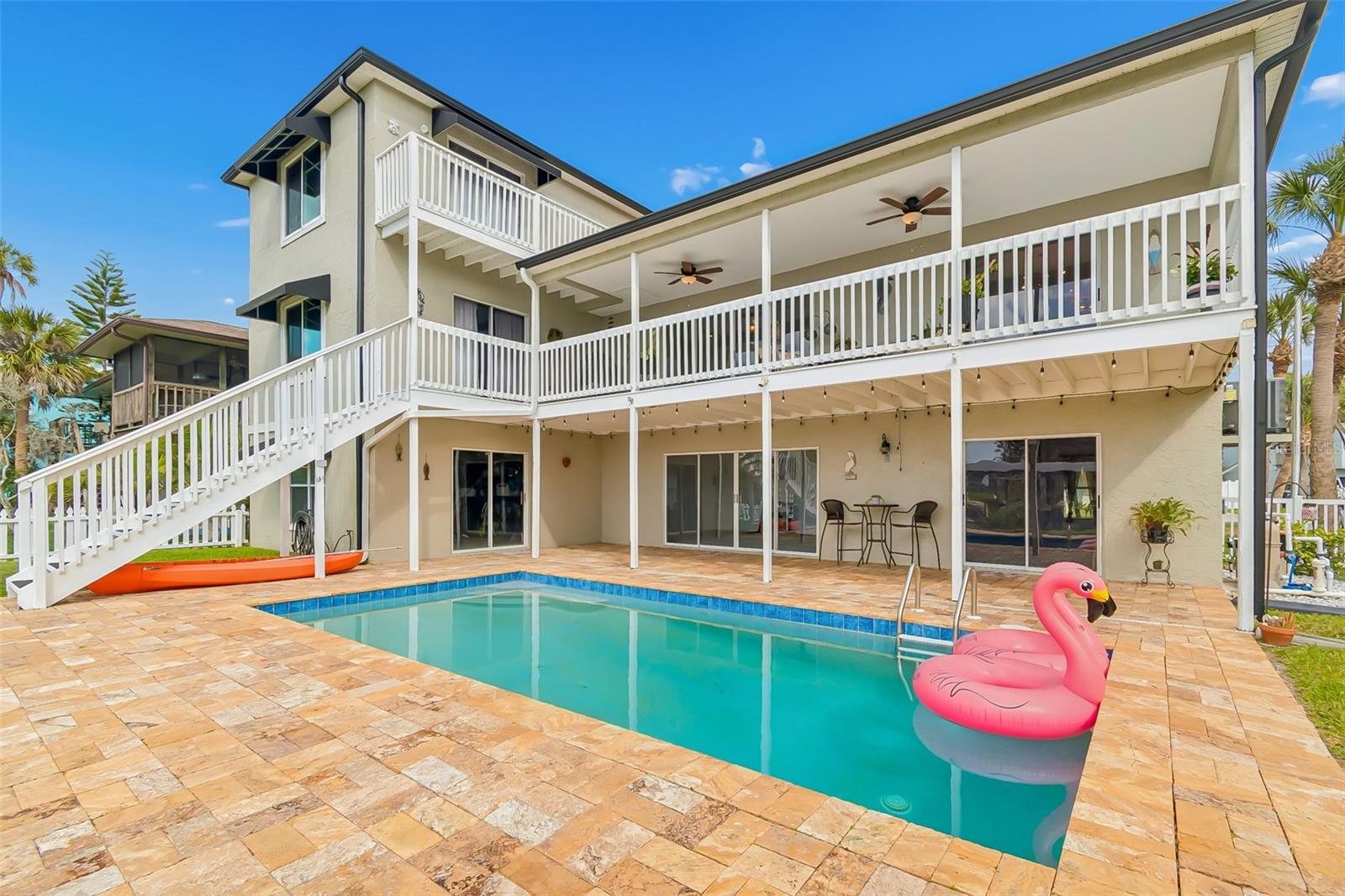 TROPIC SHORES - Residential