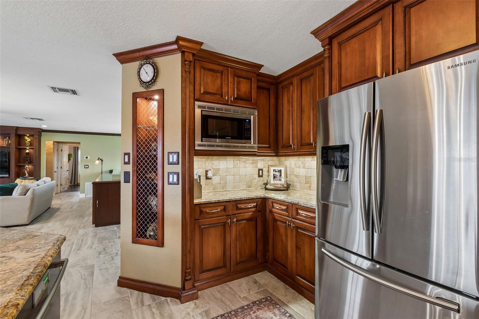 TROPIC SHORES - Residential