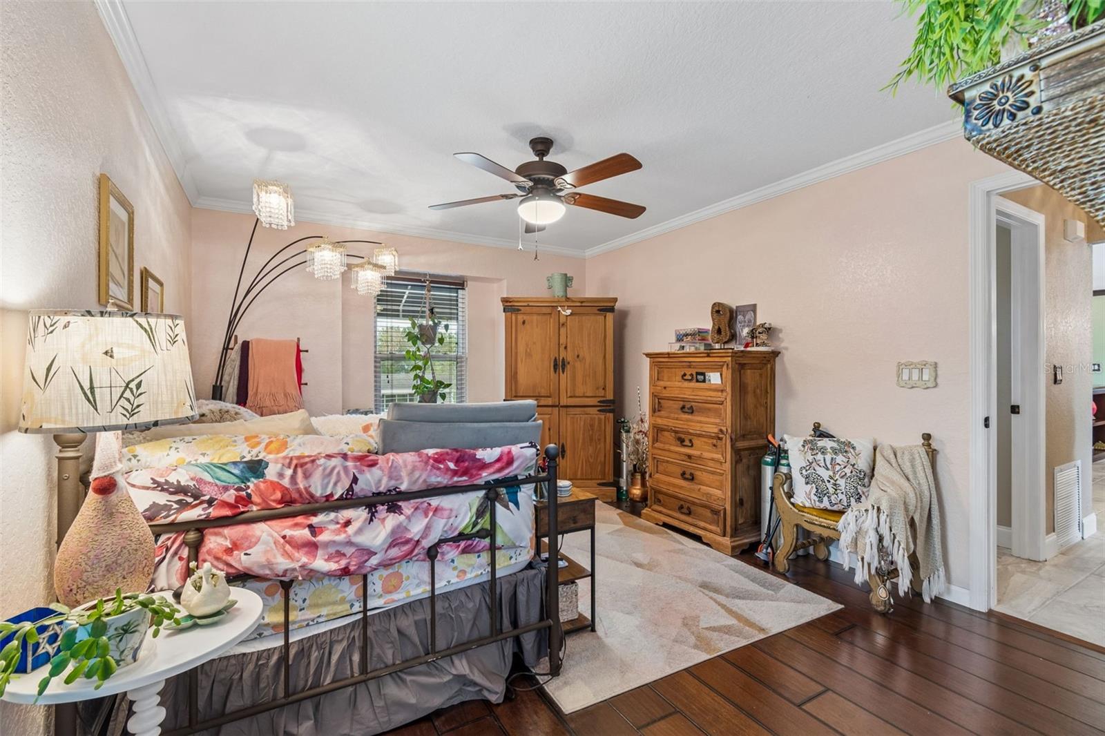 TROPIC SHORES - Residential