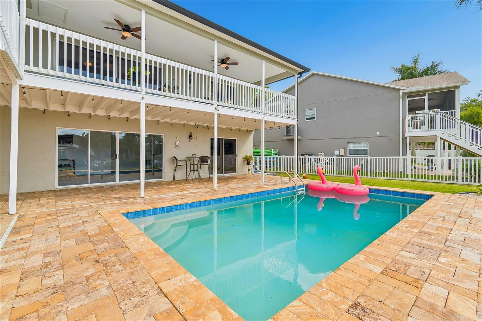 TROPIC SHORES - Residential