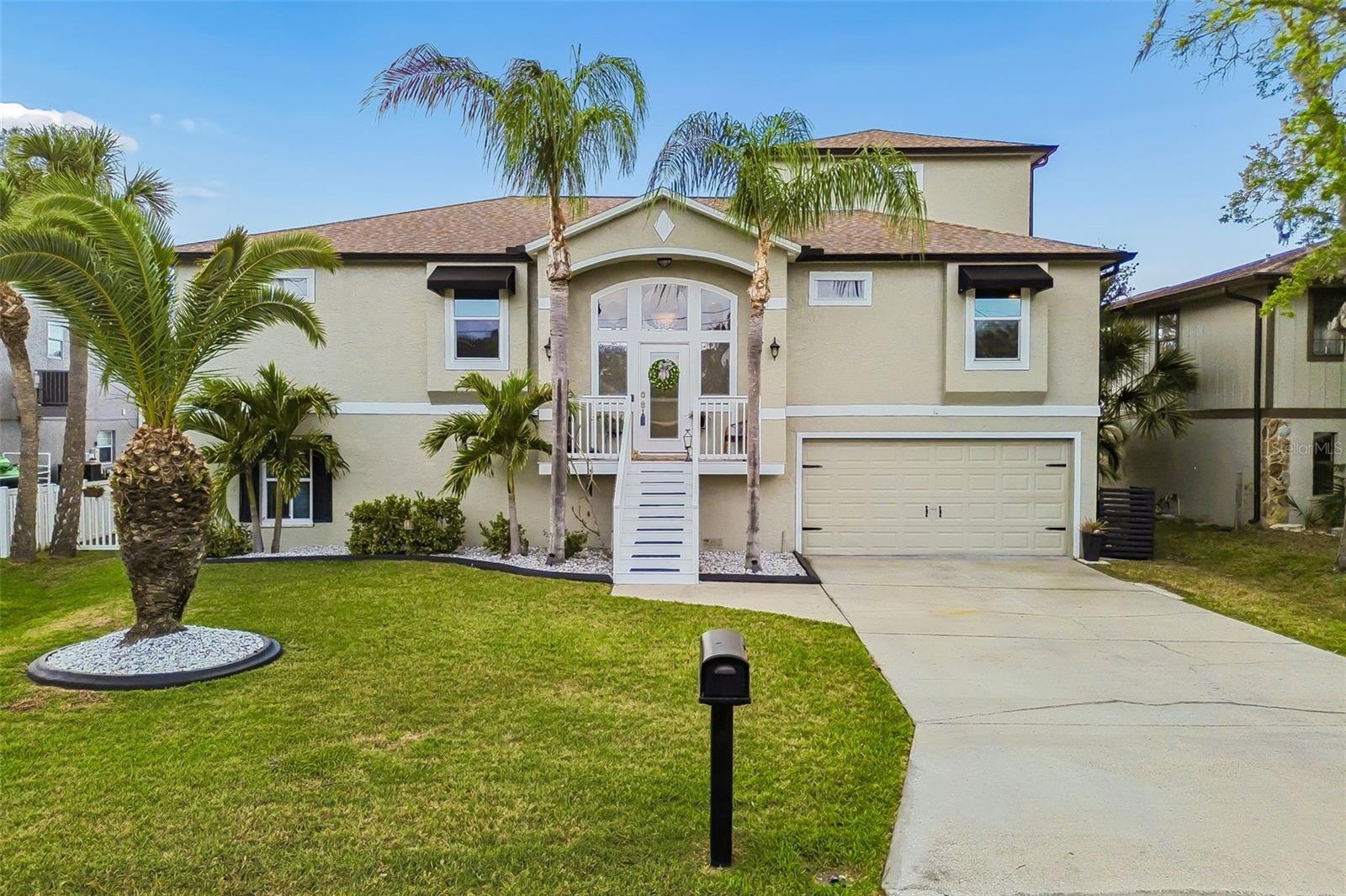 TROPIC SHORES - Residential