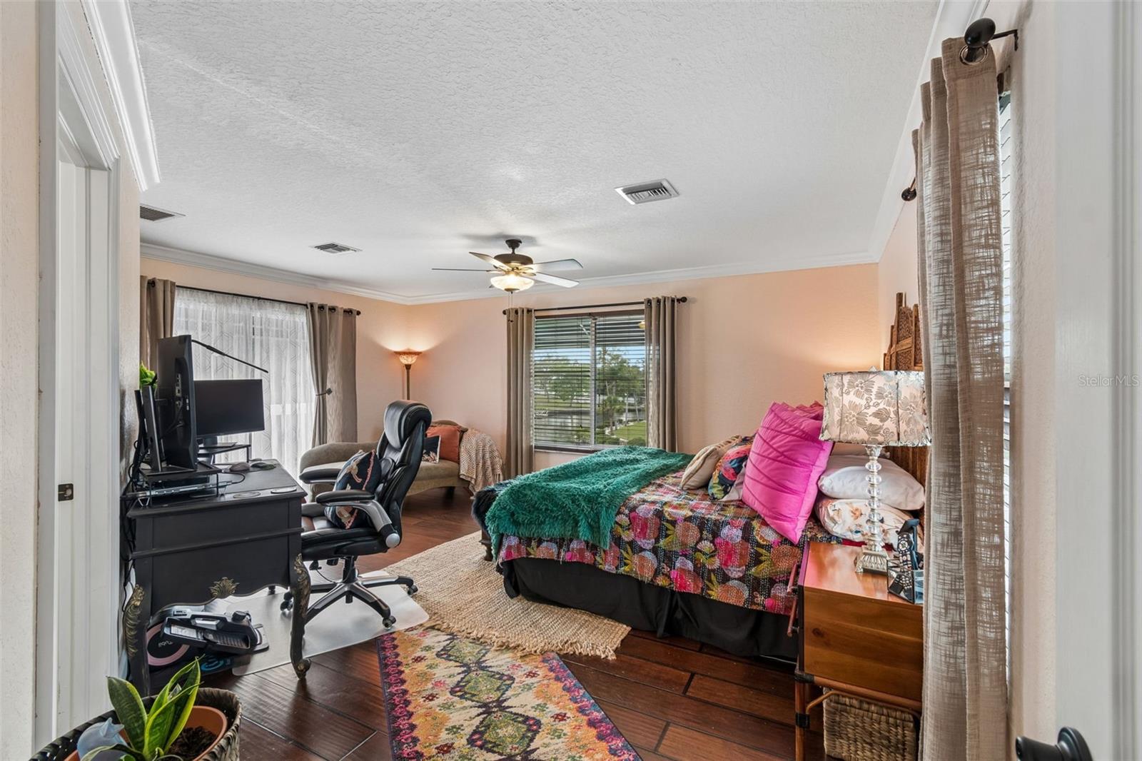 TROPIC SHORES - Residential