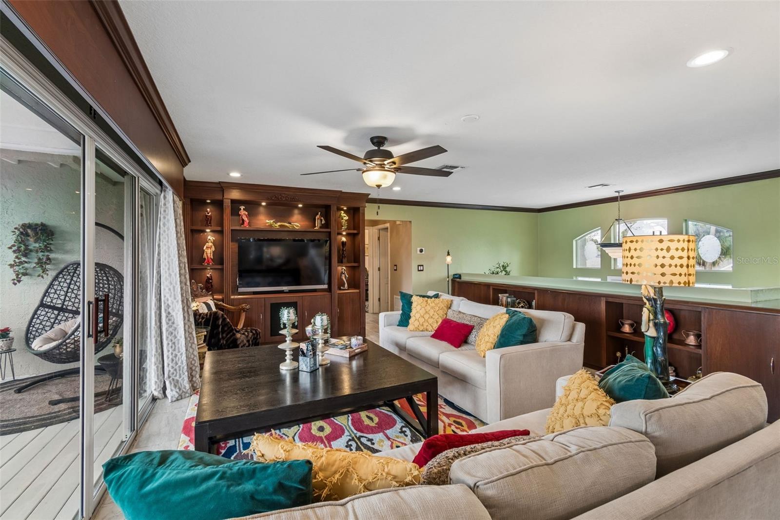 TROPIC SHORES - Residential