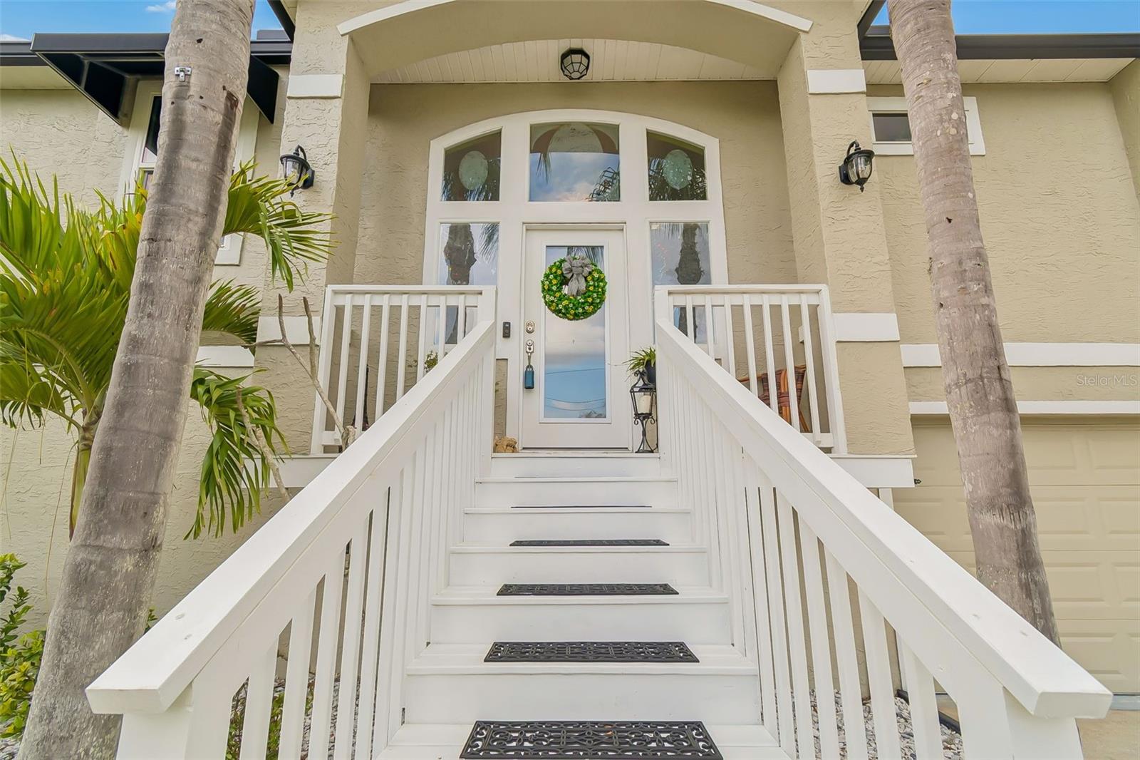 TROPIC SHORES - Residential