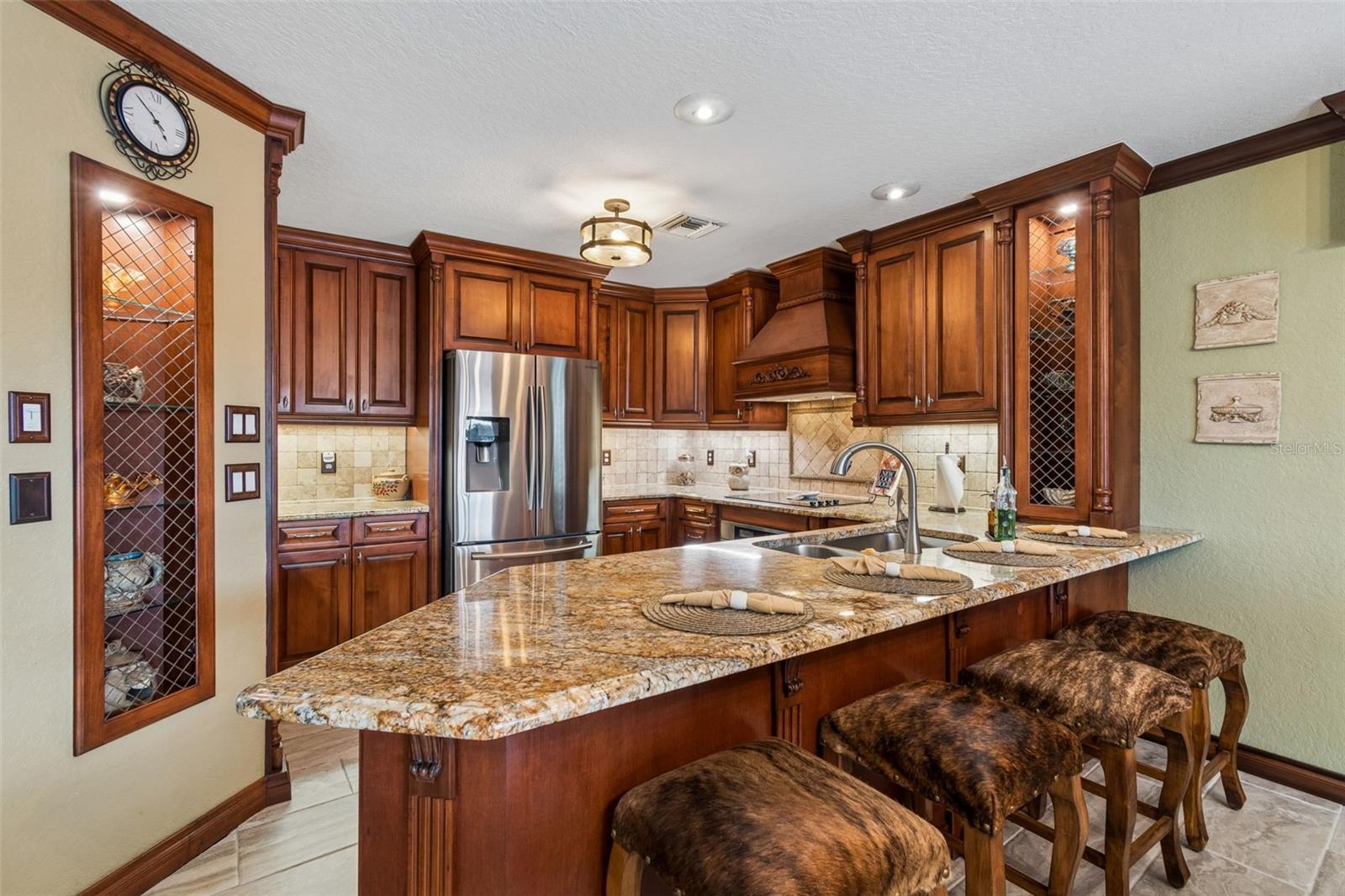 TROPIC SHORES - Residential