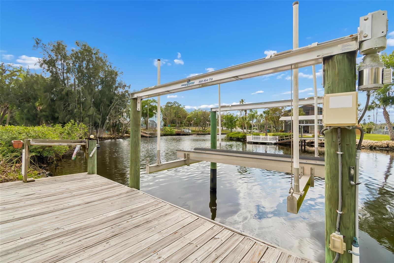 TROPIC SHORES - Residential