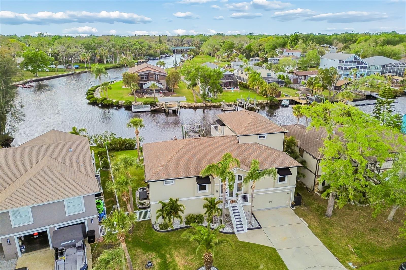 TROPIC SHORES - Residential