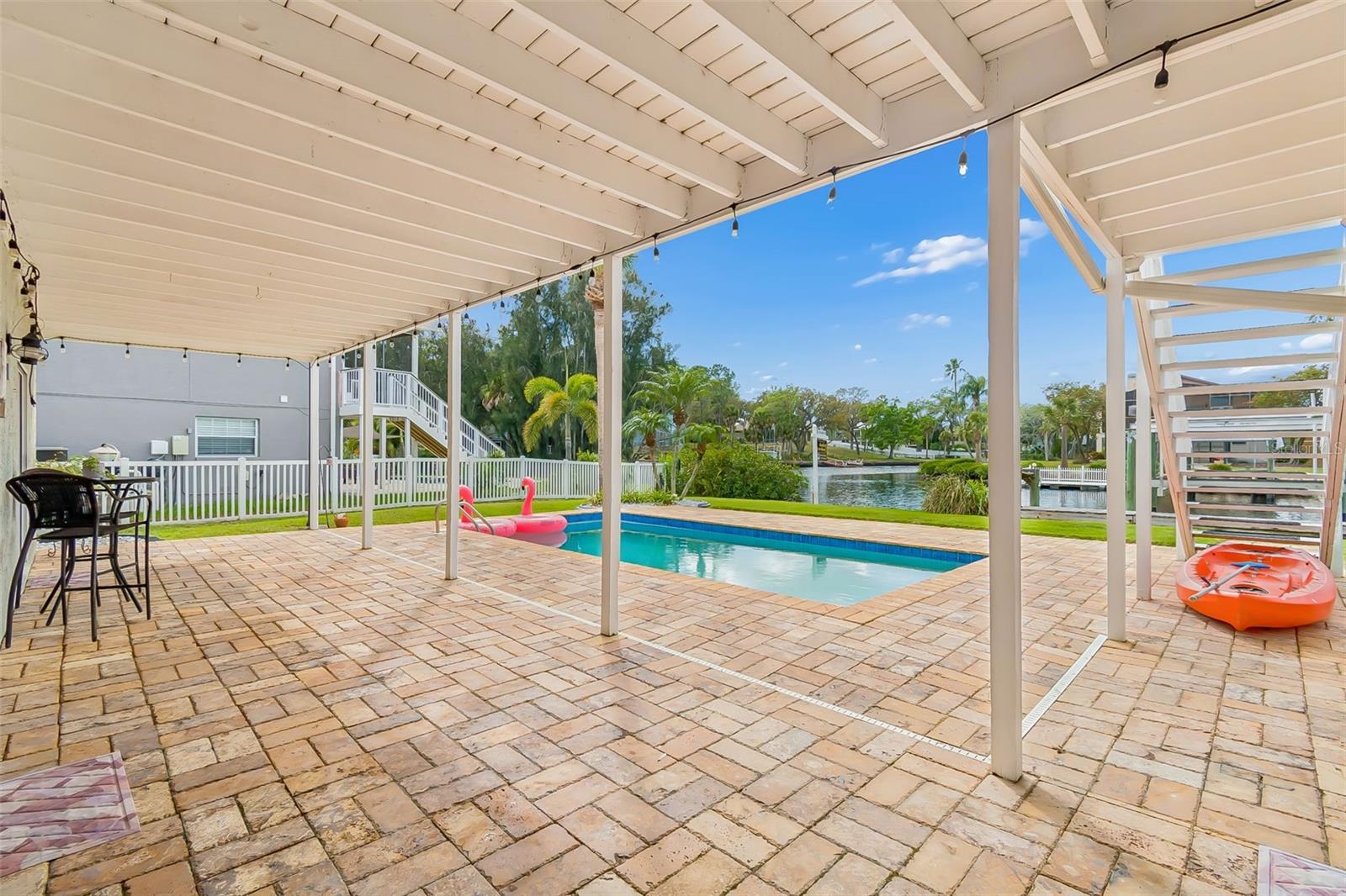 TROPIC SHORES - Residential