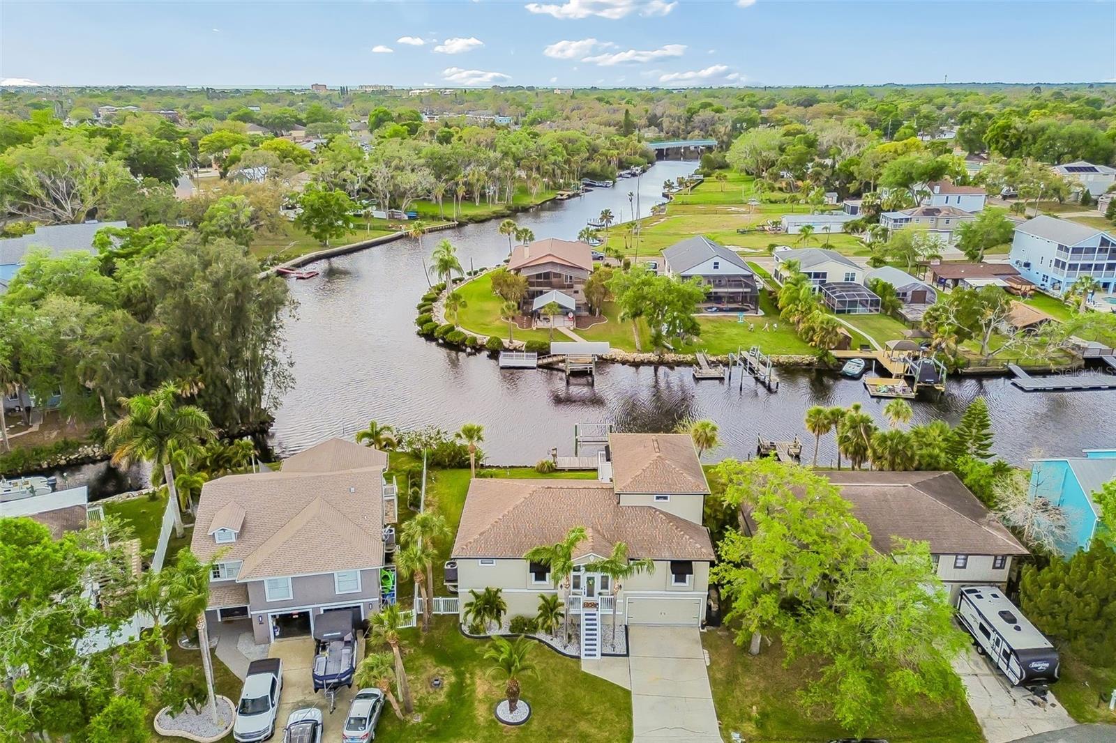 TROPIC SHORES - Residential