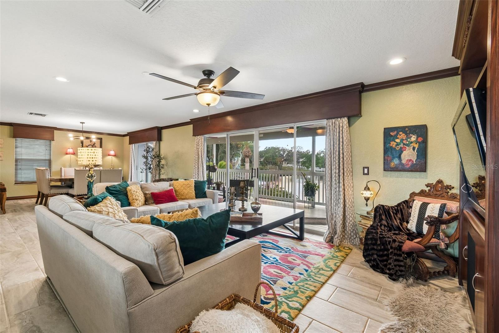 TROPIC SHORES - Residential