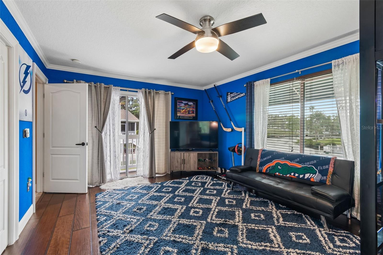 TROPIC SHORES - Residential