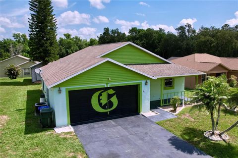 A home in LAKELAND