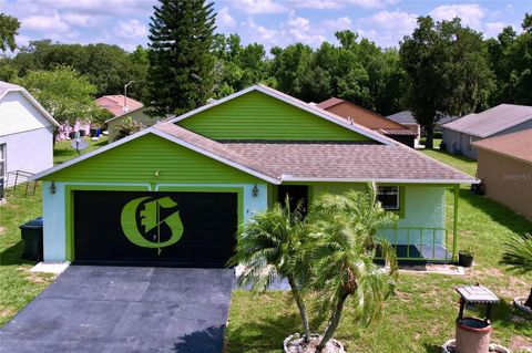 A home in LAKELAND