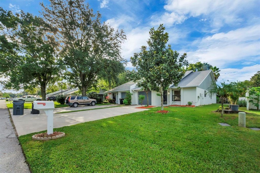Photo of 1154 Dosseywood Lane, Lakeland, FL 33811 (MLS # P4935875)