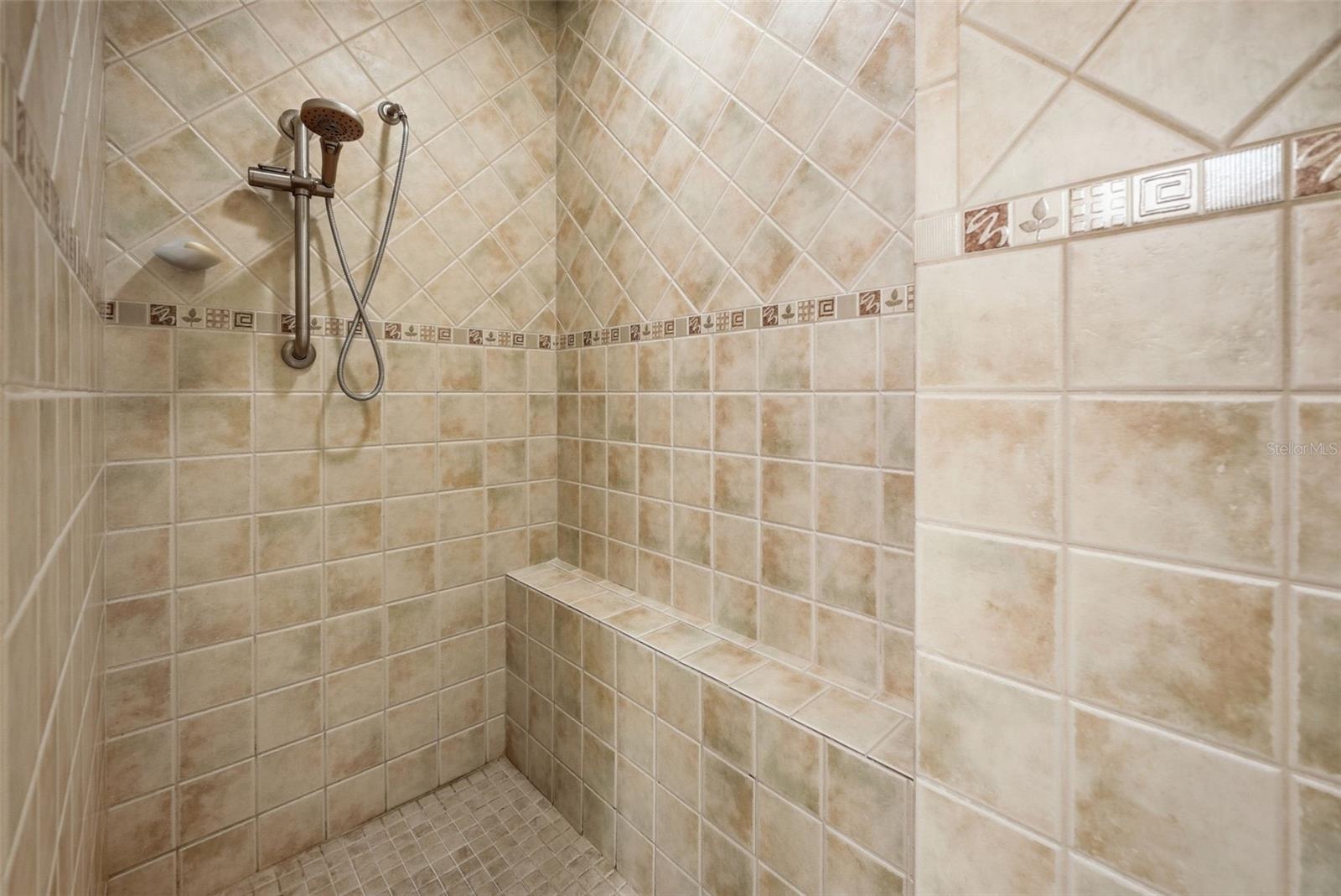 POINTE ALEXIS SOUTH PH III - Residential