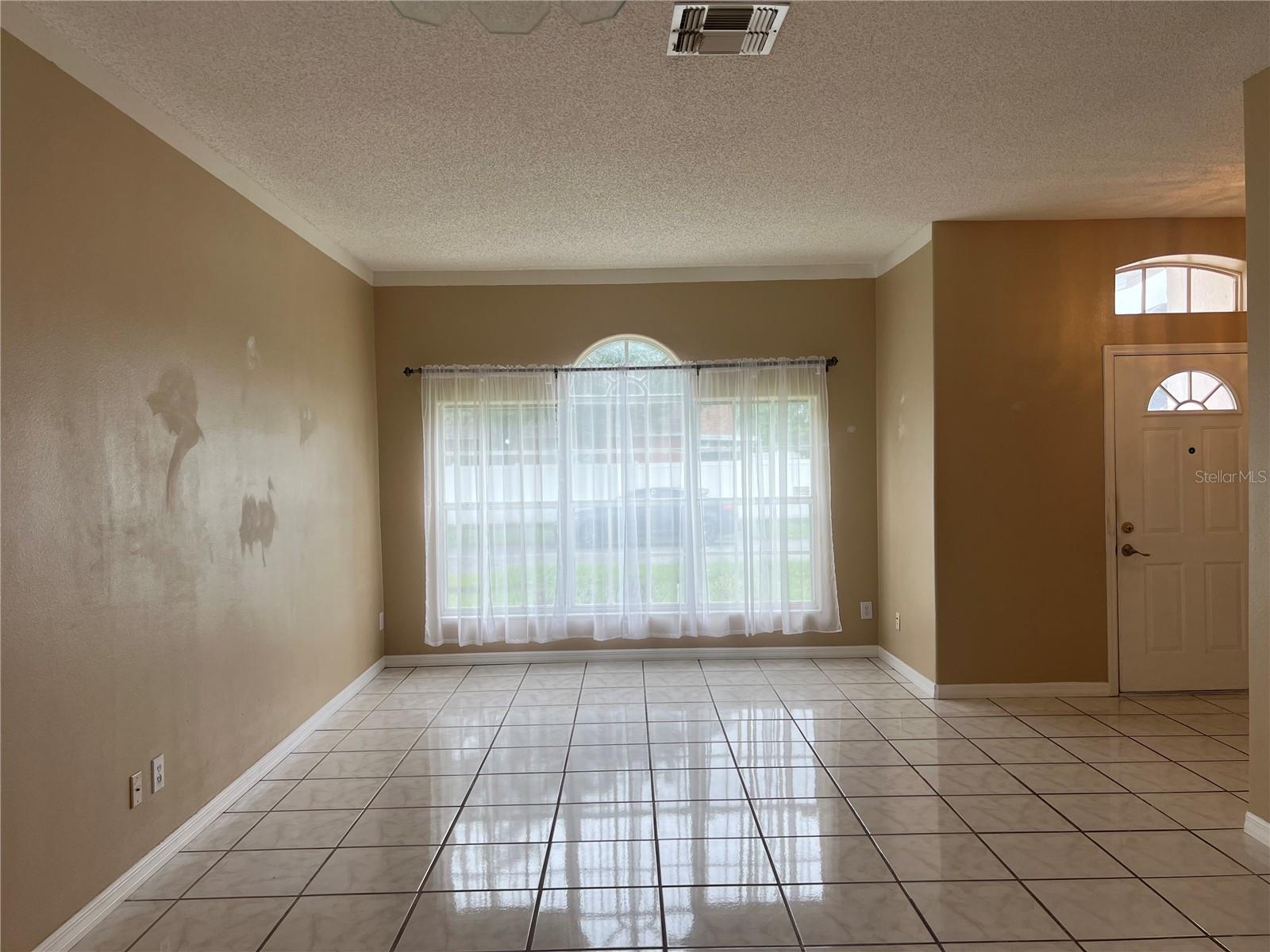 1829 SNARESBROOK WAY