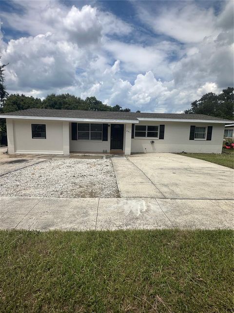 Photo of 651 Lorraine Circle, Lake Wales, FL 33853 (MLS # L4955658)