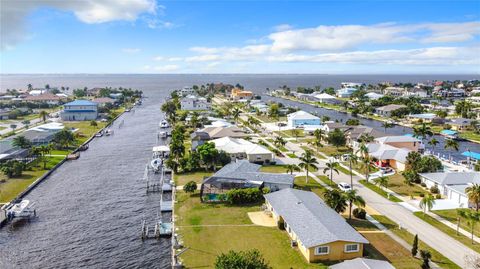 Single Family Residence in PORT CHARLOTTE FL 141 BANGSBERG ROAD.jpg