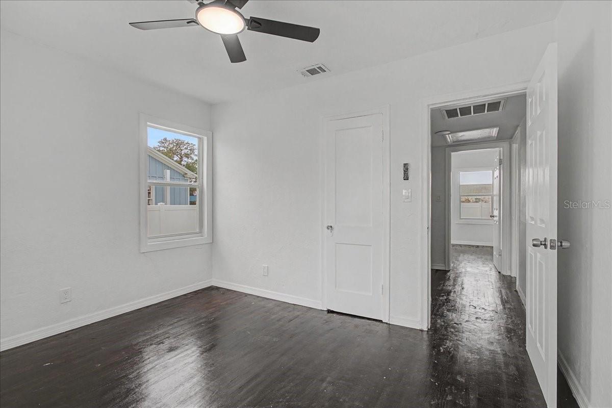 ROSLYN HOMES - Residential