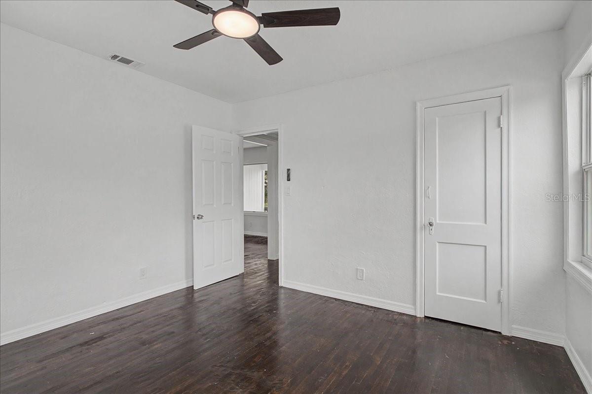 ROSLYN HOMES - Residential