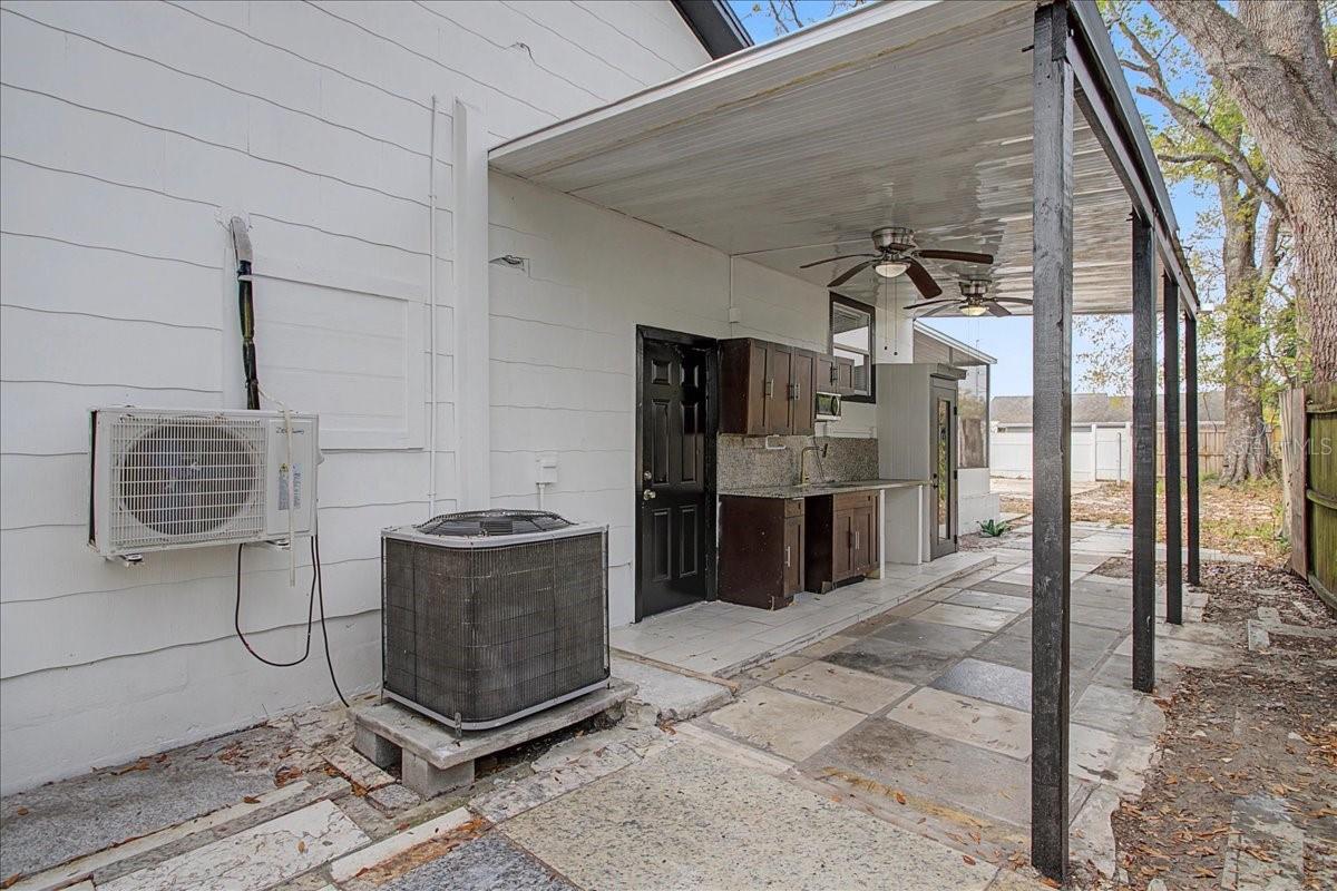 ROSLYN HOMES - Residential