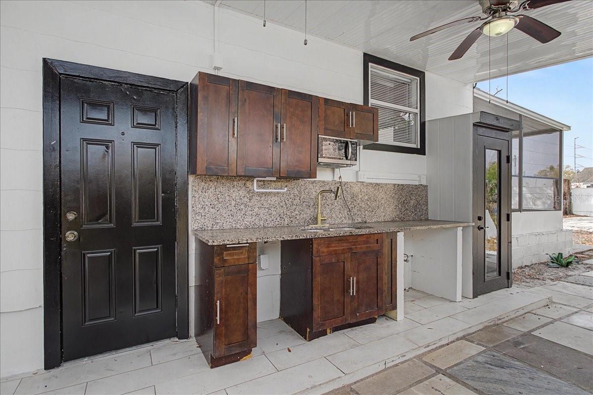 ROSLYN HOMES - Residential