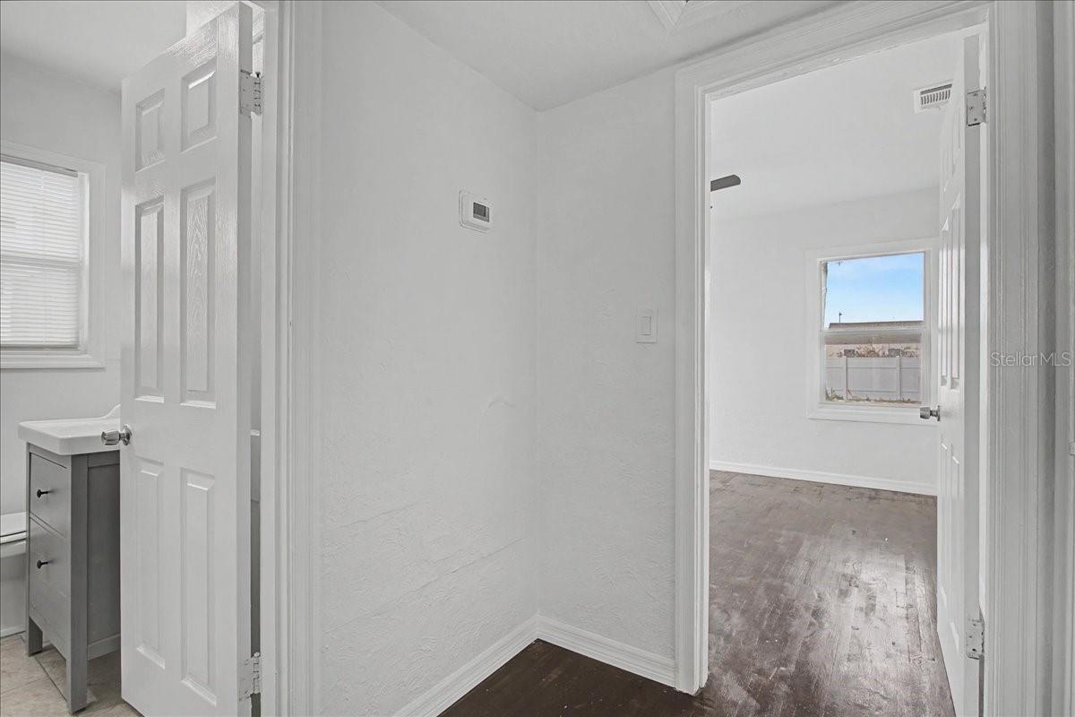 ROSLYN HOMES - Residential