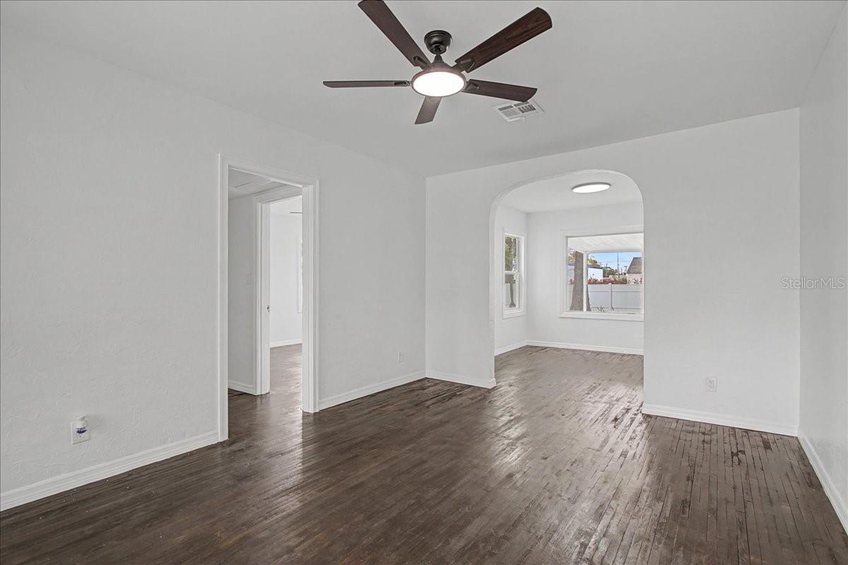 ROSLYN HOMES - Residential