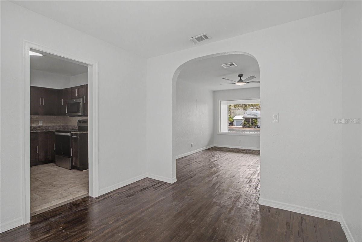 ROSLYN HOMES - Residential