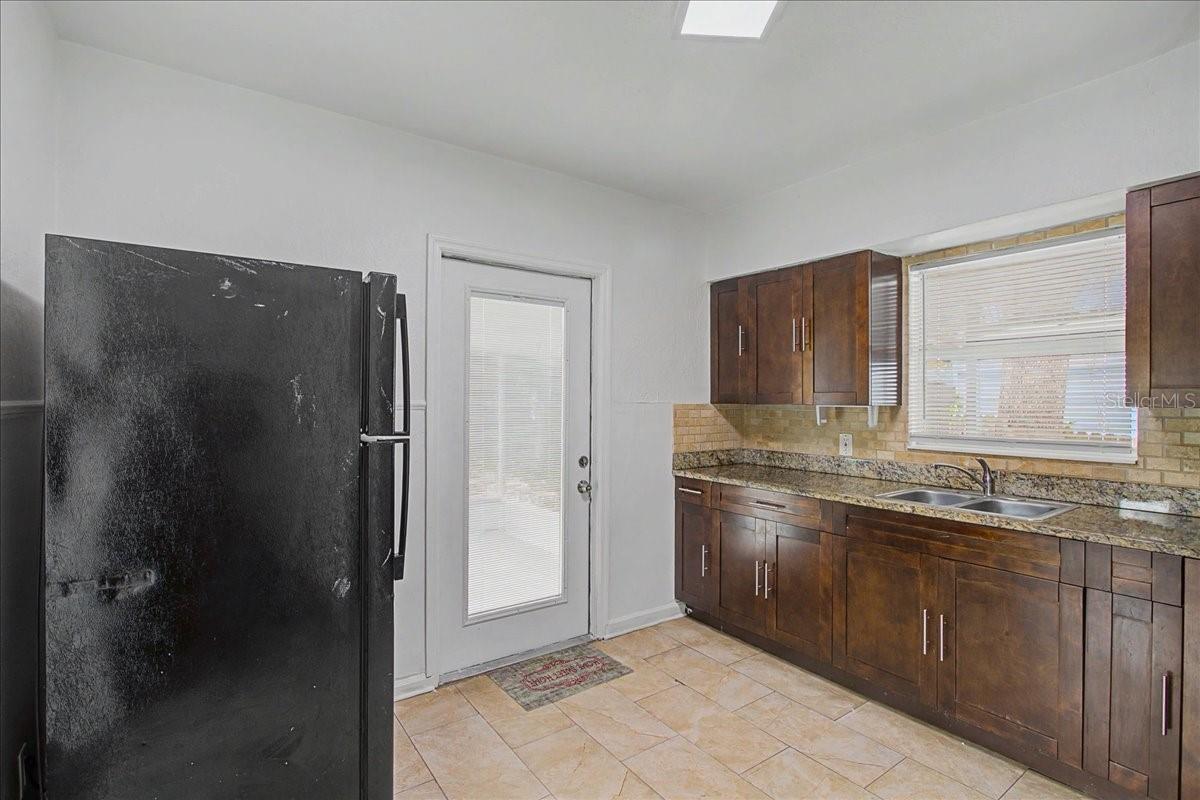 ROSLYN HOMES - Residential