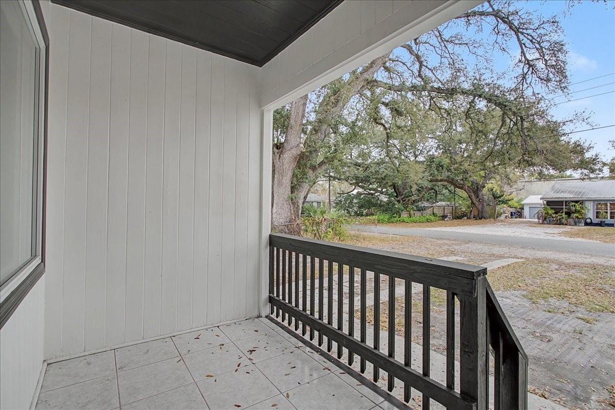 ROSLYN HOMES - Residential