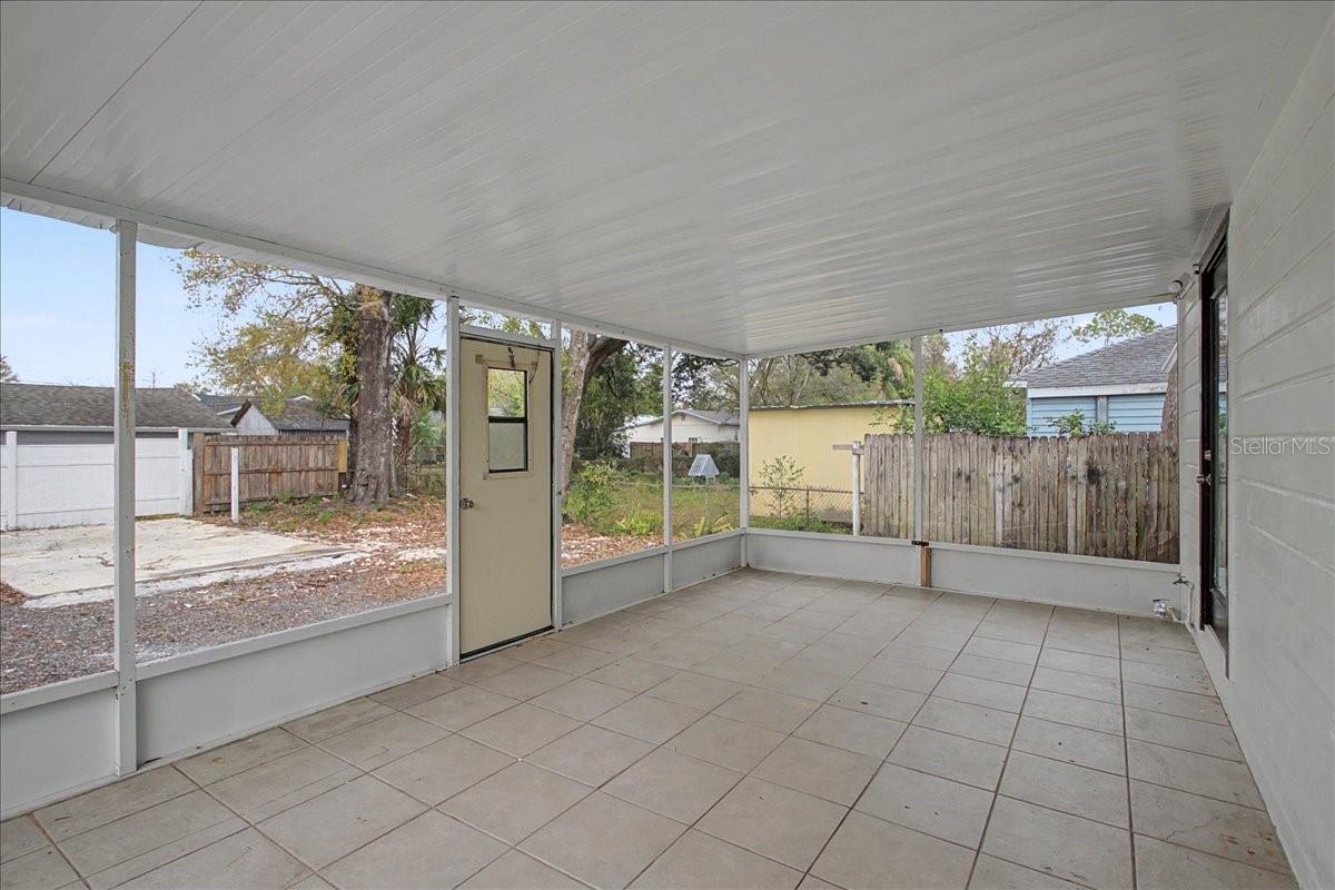 ROSLYN HOMES - Residential