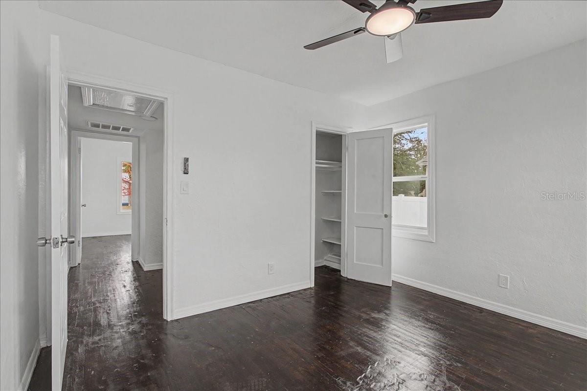 ROSLYN HOMES - Residential