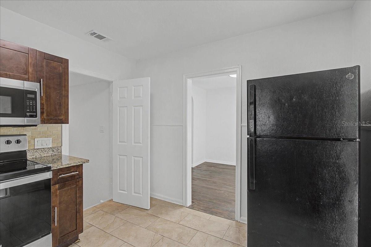 ROSLYN HOMES - Residential