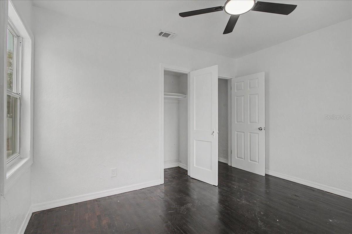 ROSLYN HOMES - Residential