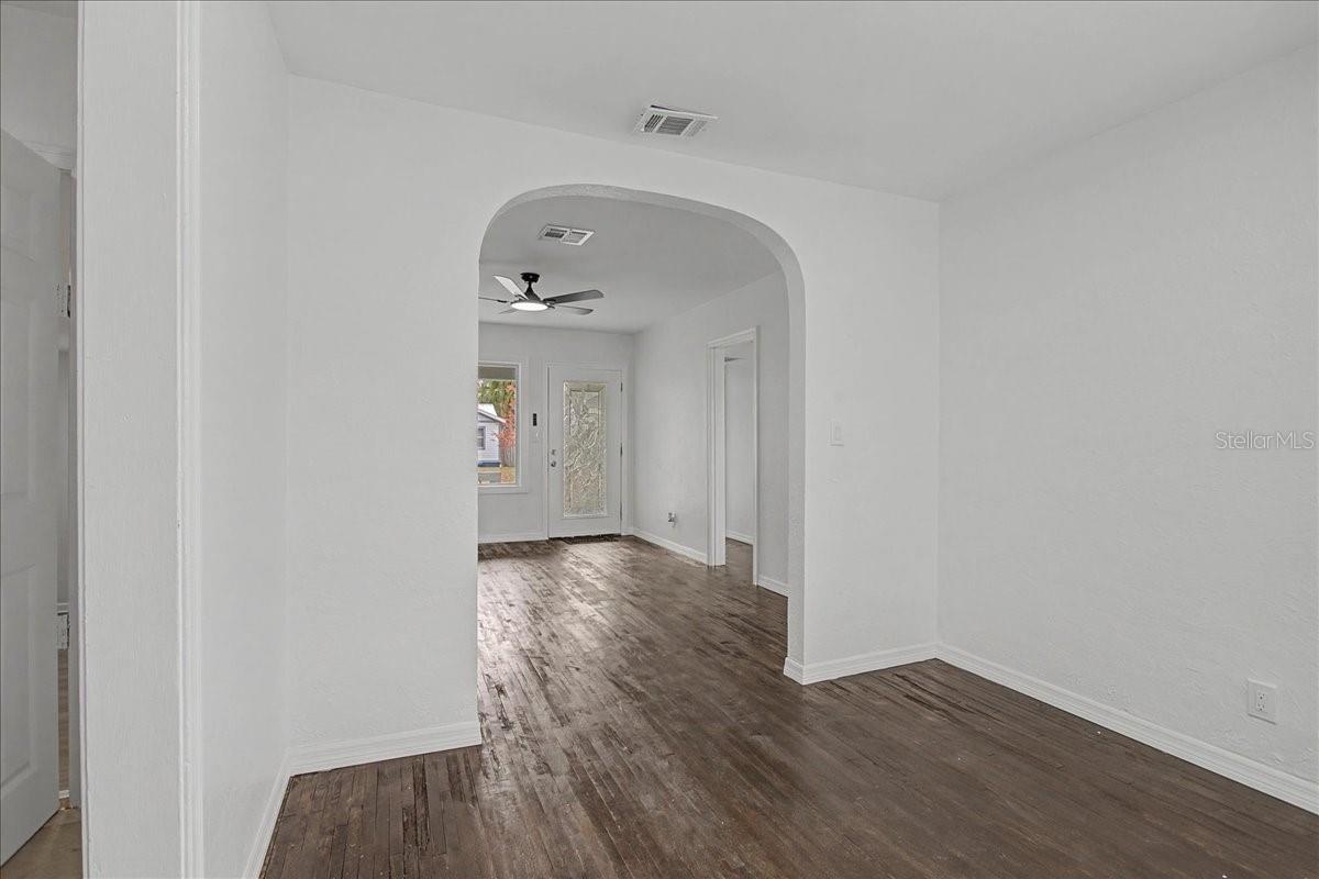 ROSLYN HOMES - Residential