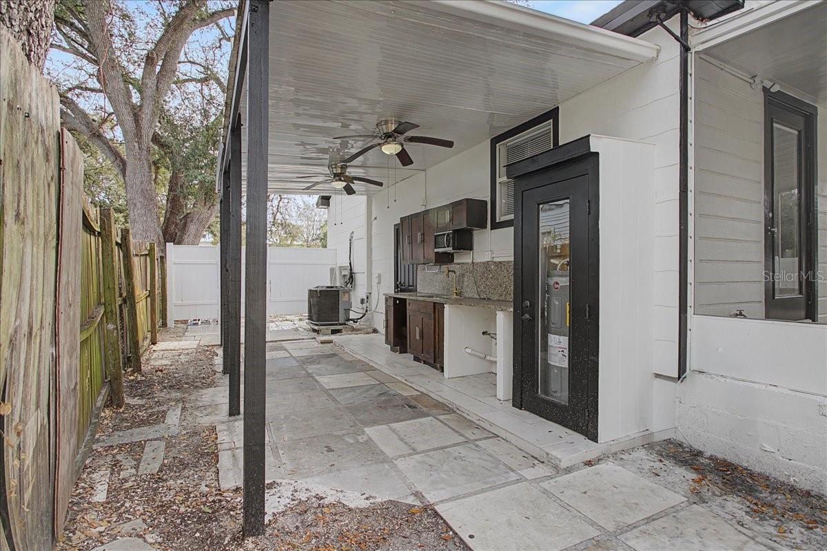 ROSLYN HOMES - Residential