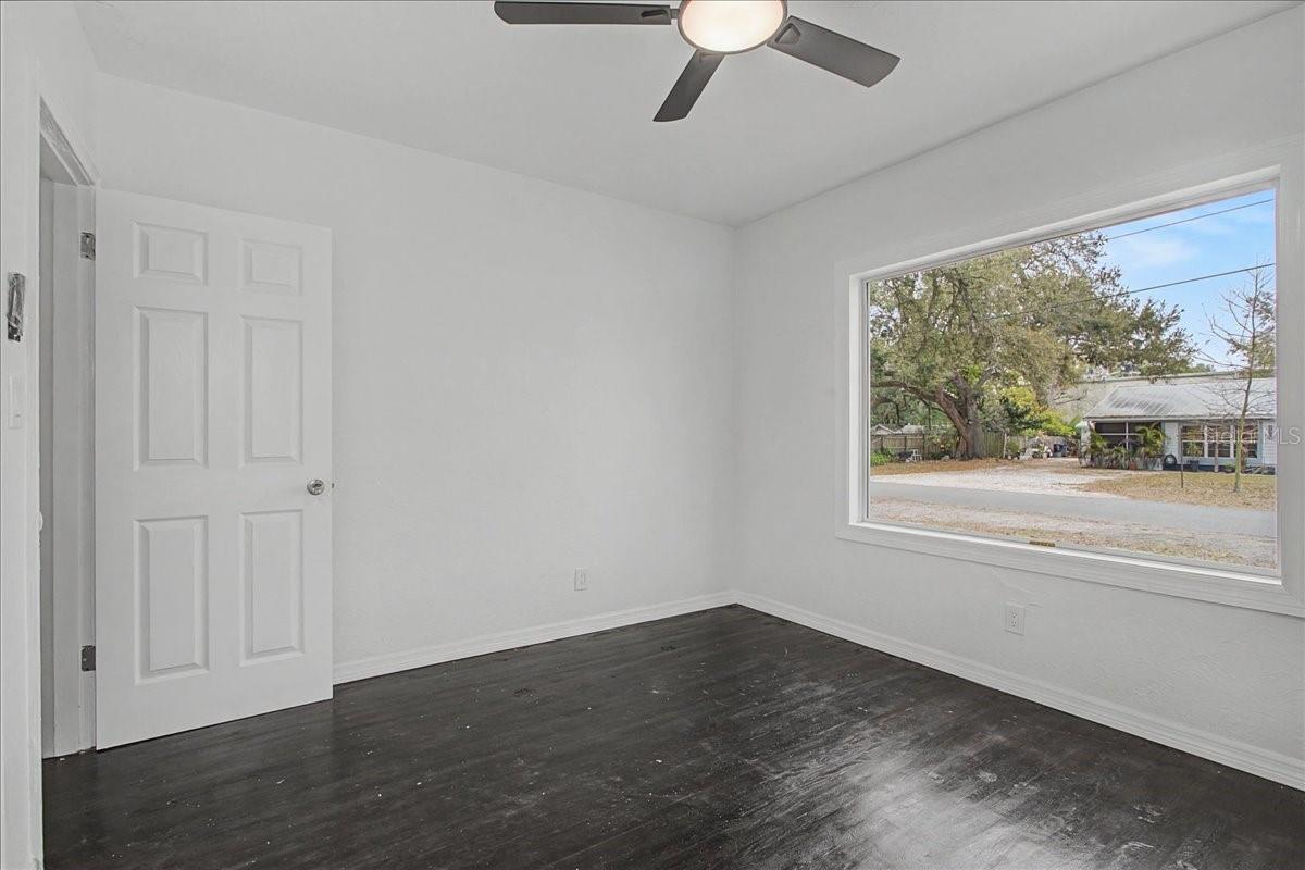 ROSLYN HOMES - Residential