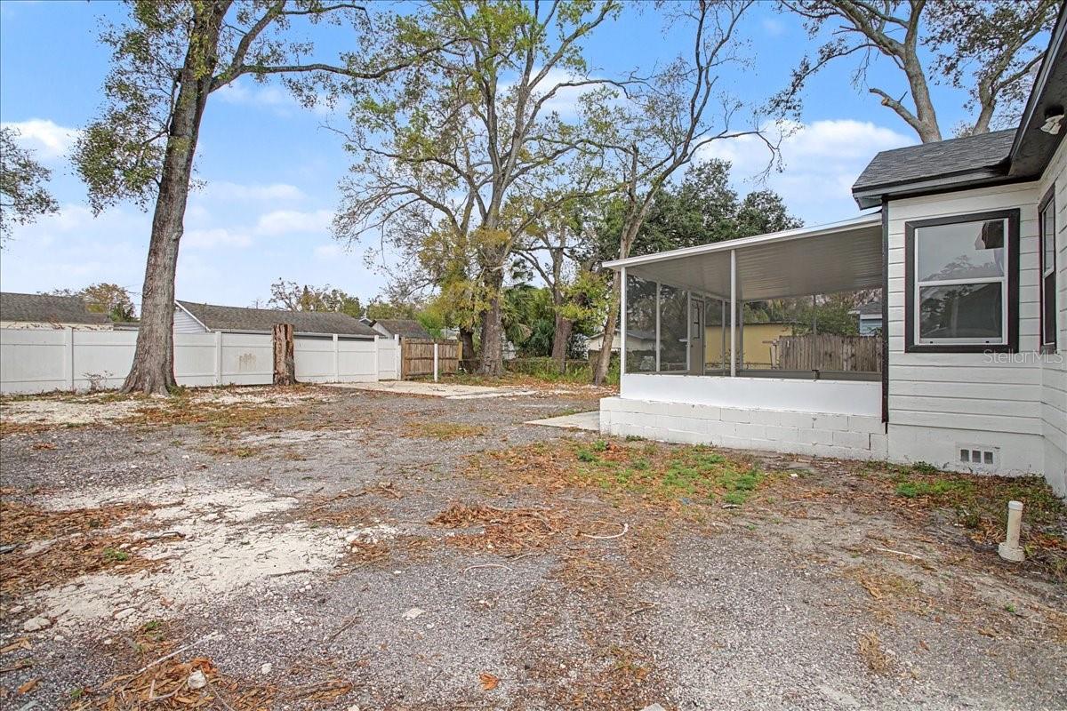 ROSLYN HOMES - Residential