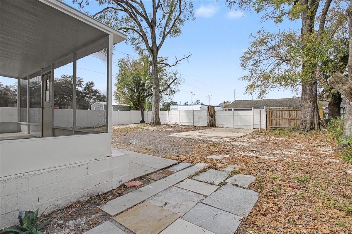 ROSLYN HOMES - Residential