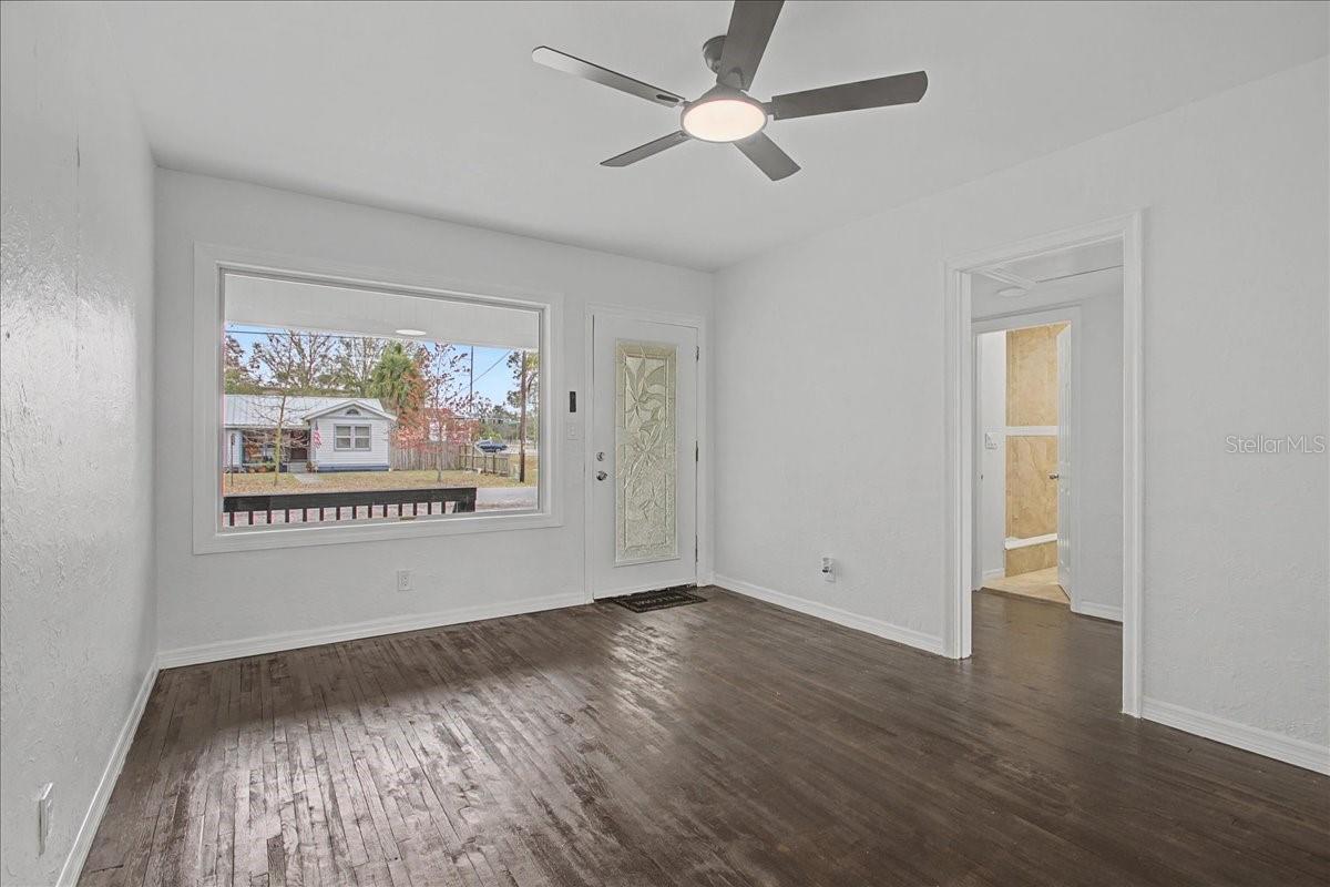 ROSLYN HOMES - Residential