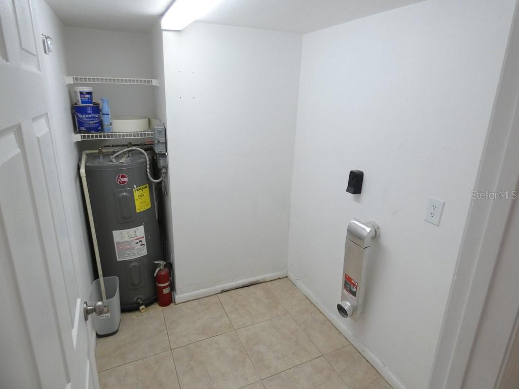 OAK LAKE PARK CONDO - Residential