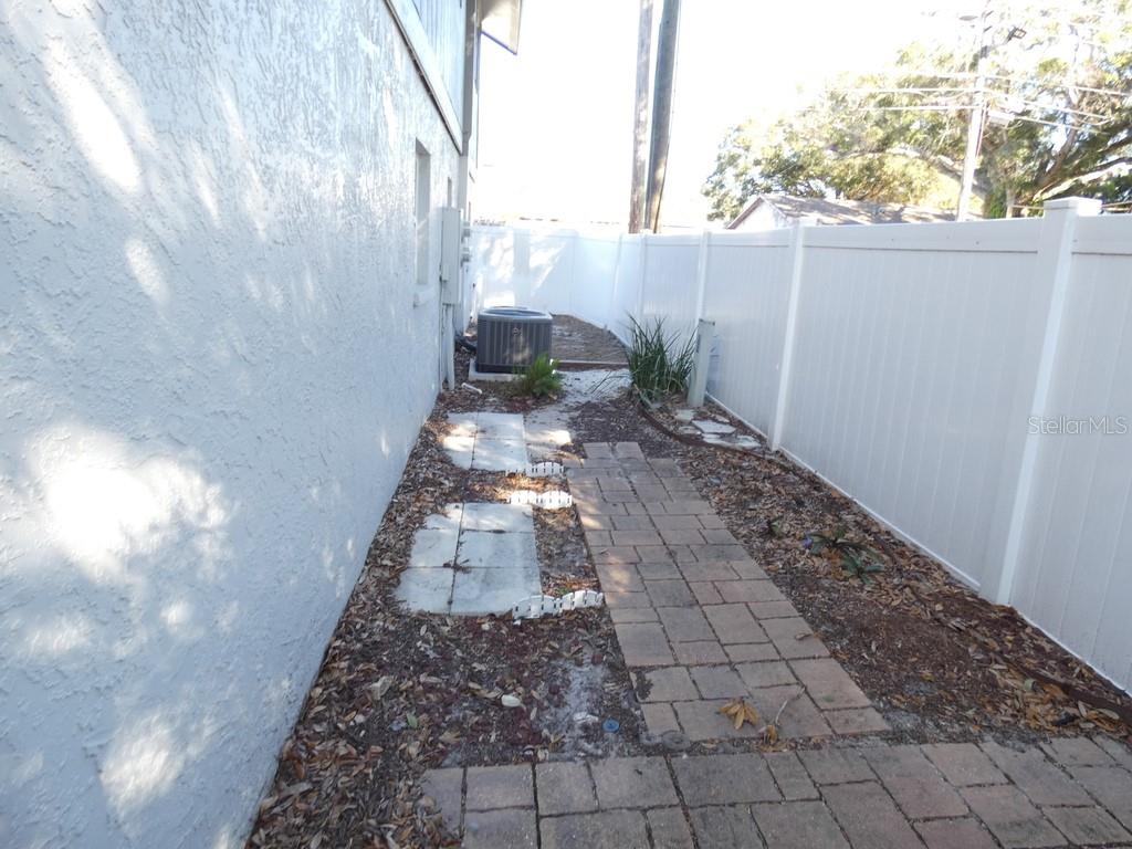 OAK LAKE PARK CONDO - Residential