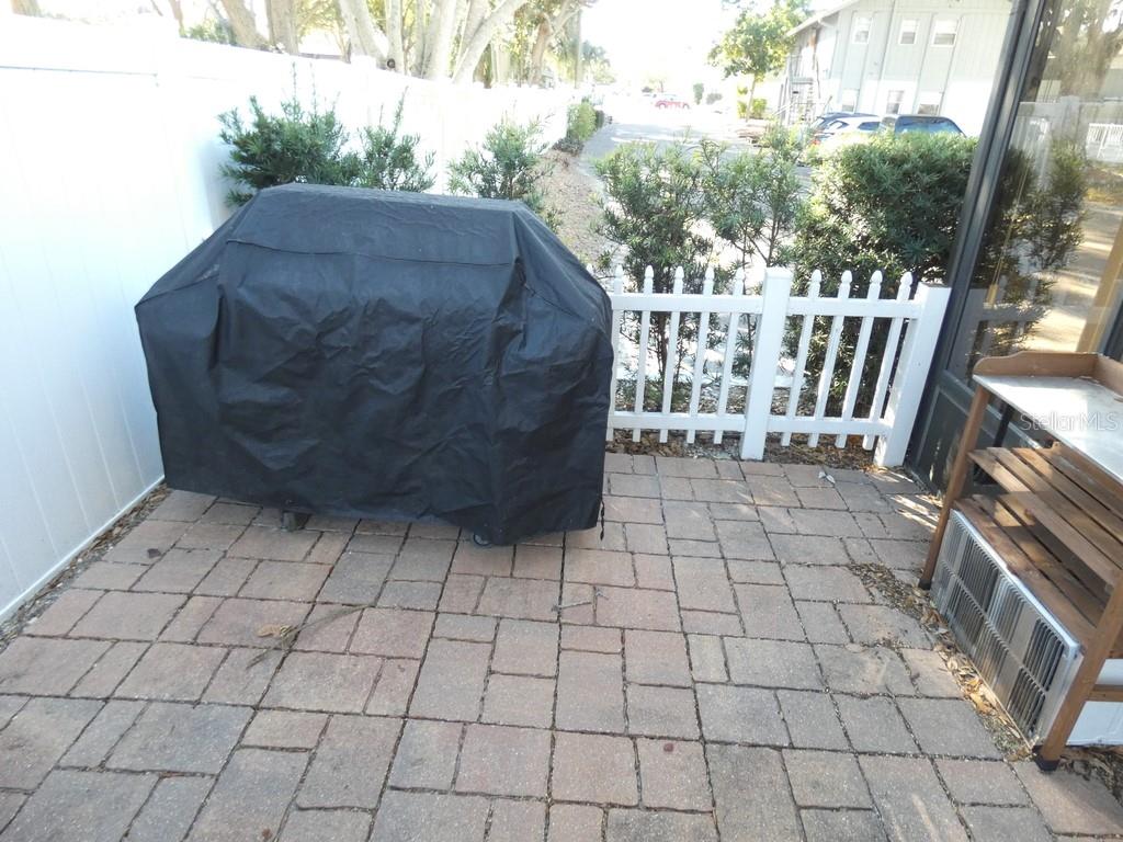 OAK LAKE PARK CONDO - Residential