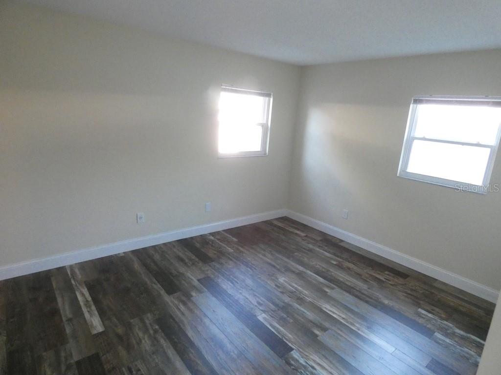 OAK LAKE PARK CONDO - Residential