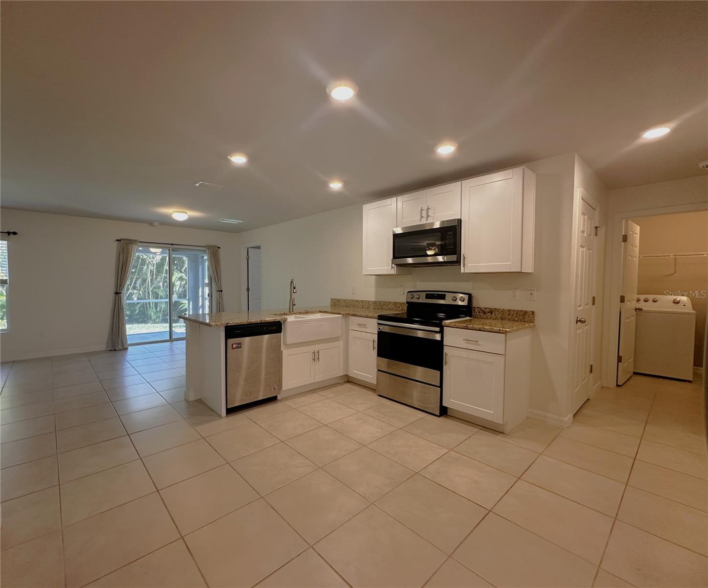 RIO VILLA LAKES - Residential Lease